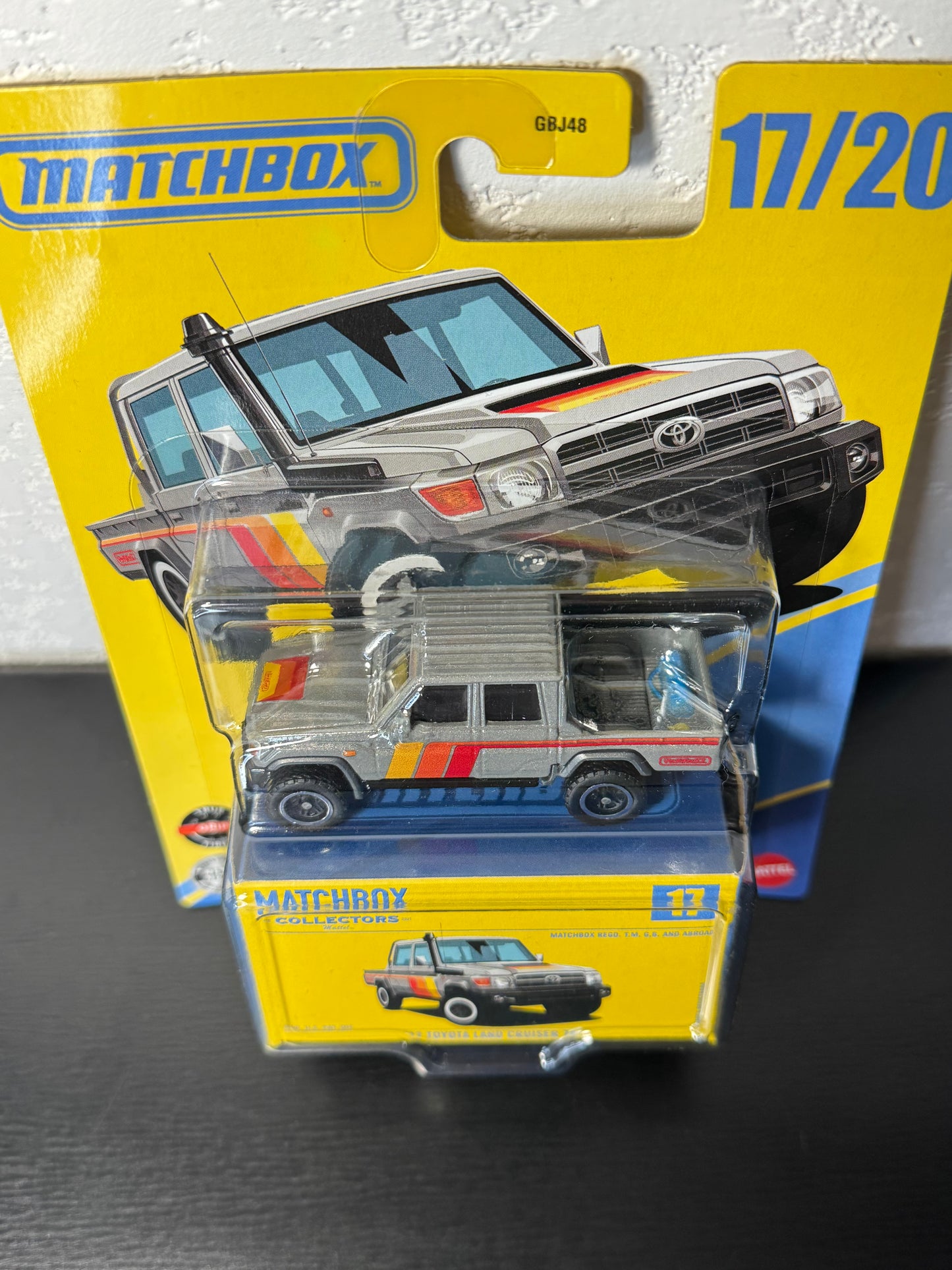 Matchbox Collectors 2017 Toyota Land Cruiser 76 Dark Grey #17 MB1502 1:64