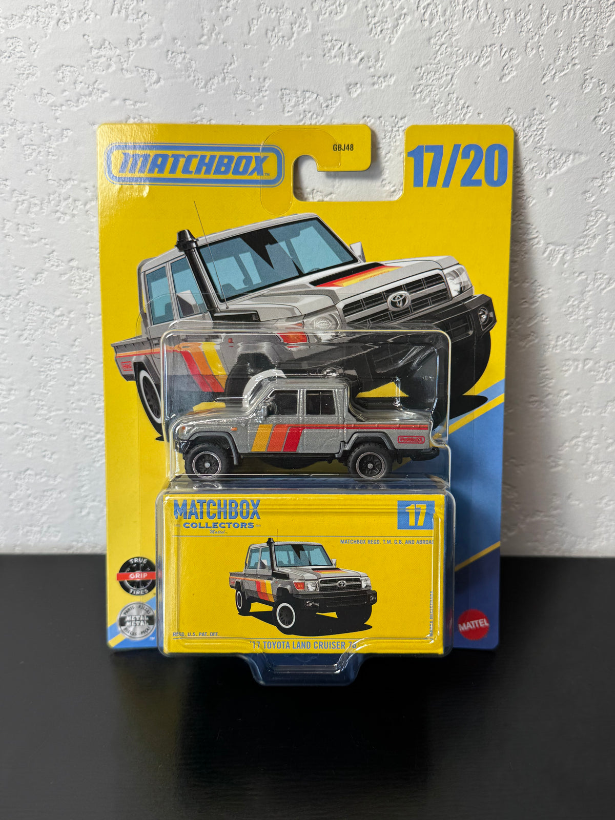 Matchbox Collectors 2017 Toyota Land Cruiser 76 Dark Grey #17 MB1502 1:64