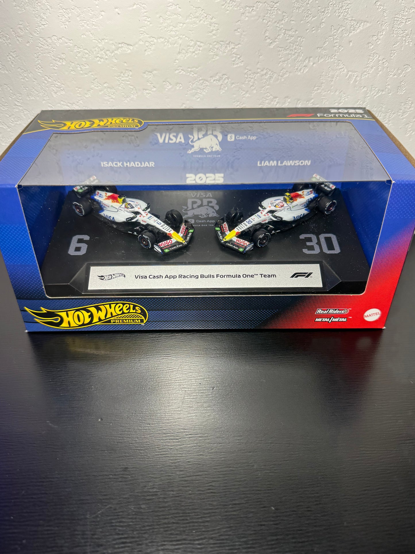 Hot Wheels Premium Visa Cash App Racing Bulls Formula One Team 2-Pack Lawson & Hadjar JMM94 1:64